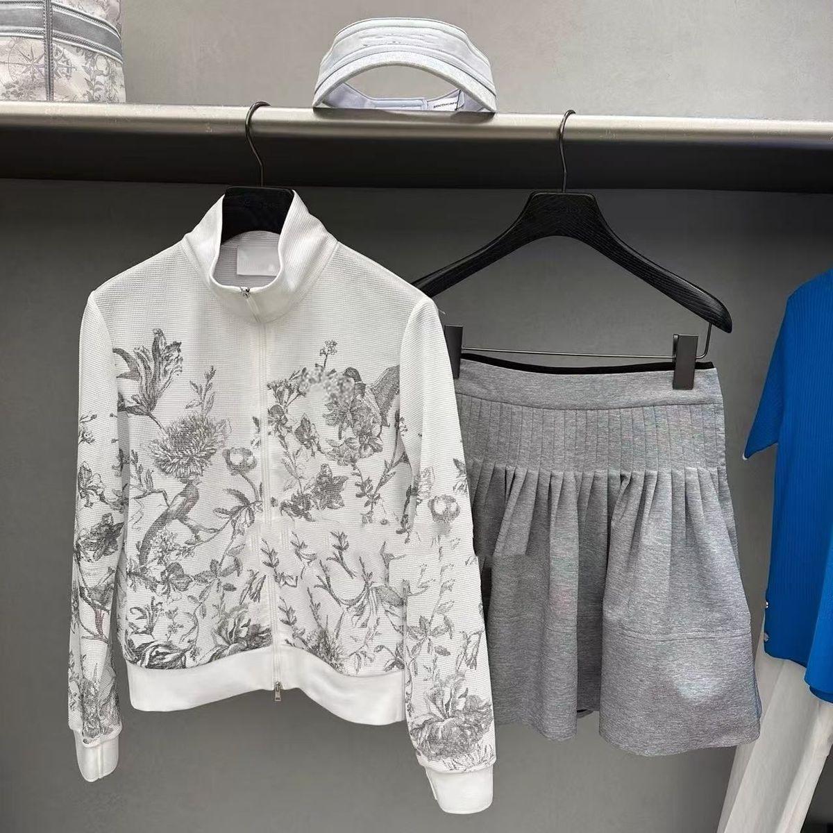 New Women's Golf Jacket: Stand - Golf Scorecard Holder recension och pris
